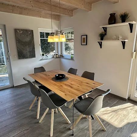 Brueckelsee-chalet * Wackersdorf